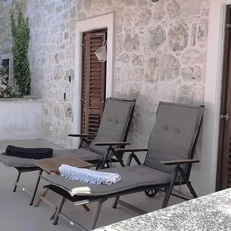 Nyaraló House Davor