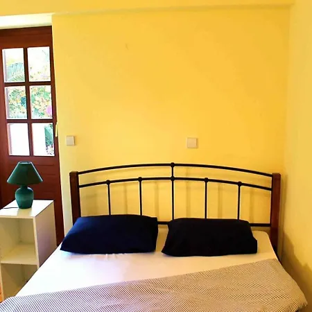 House Davor Sutivan